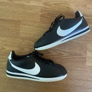 Black Nike Cortez Size U.S. 7.5